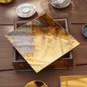 Scatola quadrata Tatamama in specchio artigianale ambientata su tavolo