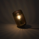 Dettaglio listelli in rovere della lampada da tavolo design Bosa