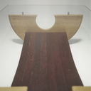 Vista frontale del tavolo da caffè Trevi con base curva in legno