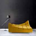 Divano design modulare giallo in ambiente moderno